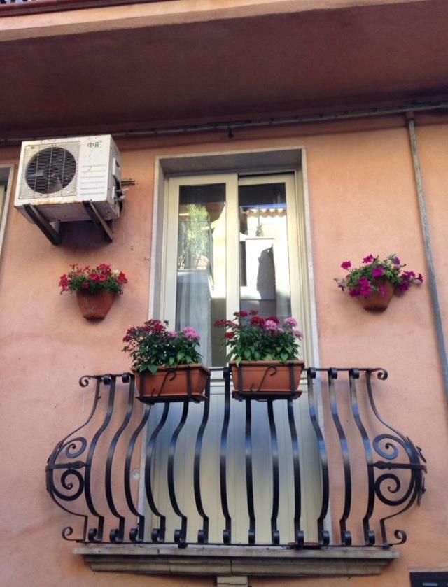Avaja - Daria'S Apartment Taormina Exterior foto